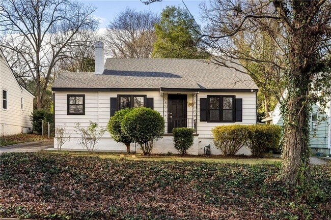 Building Photo - 3373 La Vista Dr