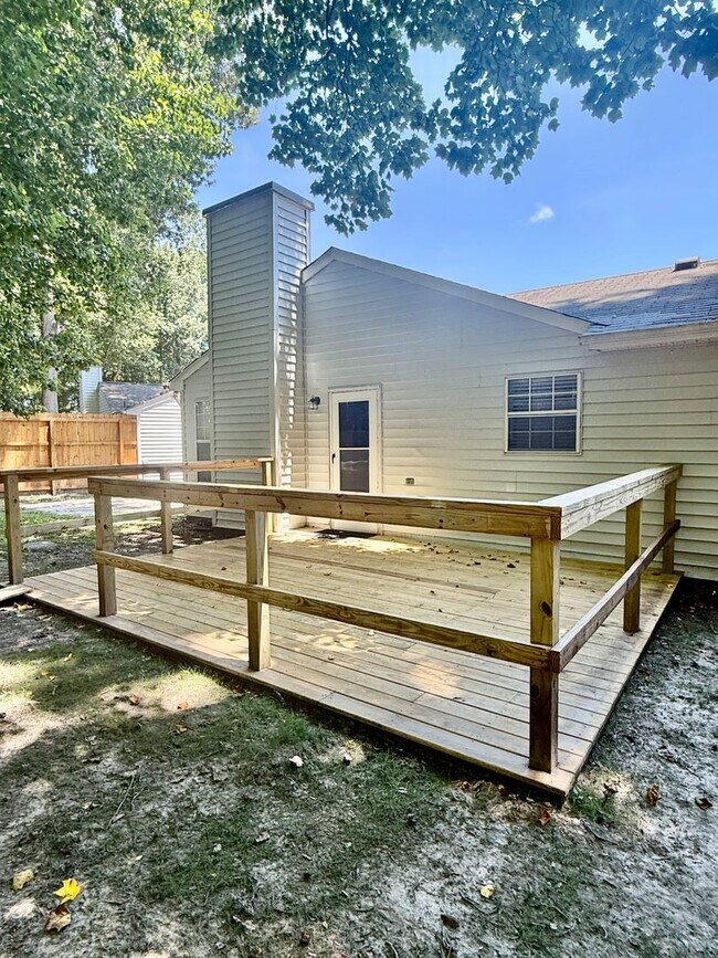 Building Photo - 3BD/2BA Home minutes from Dam Neck/Oceana Bases! Updated Throughout! Attached One Car Garage!