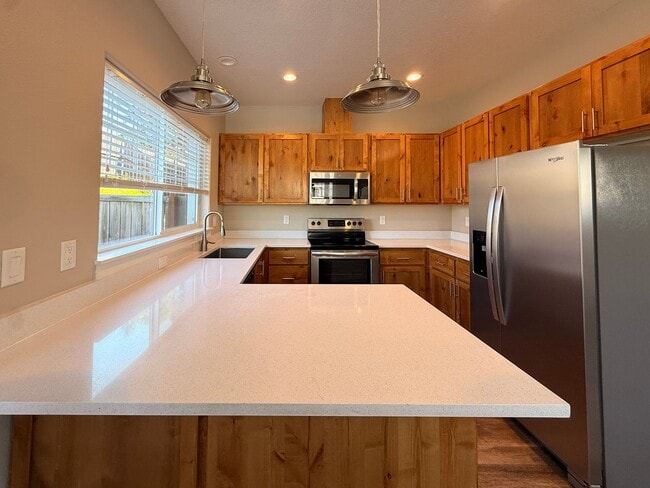 Building Photo - BIGFIR1069-1071