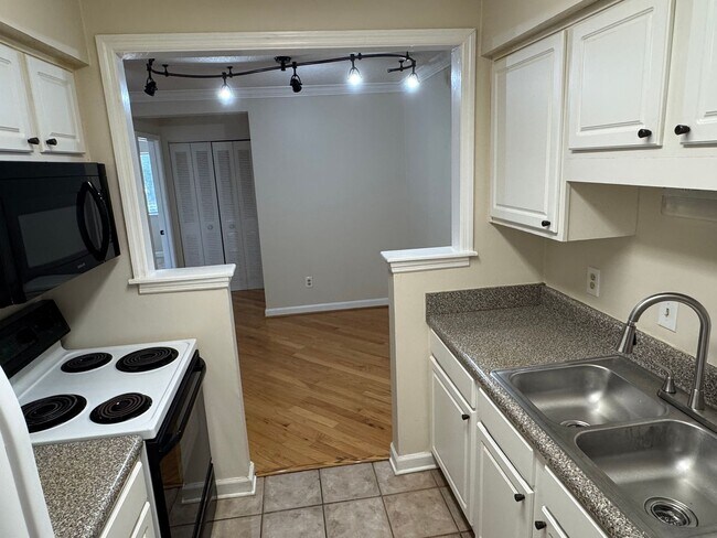 Building Photo - 5005 Wingate Way