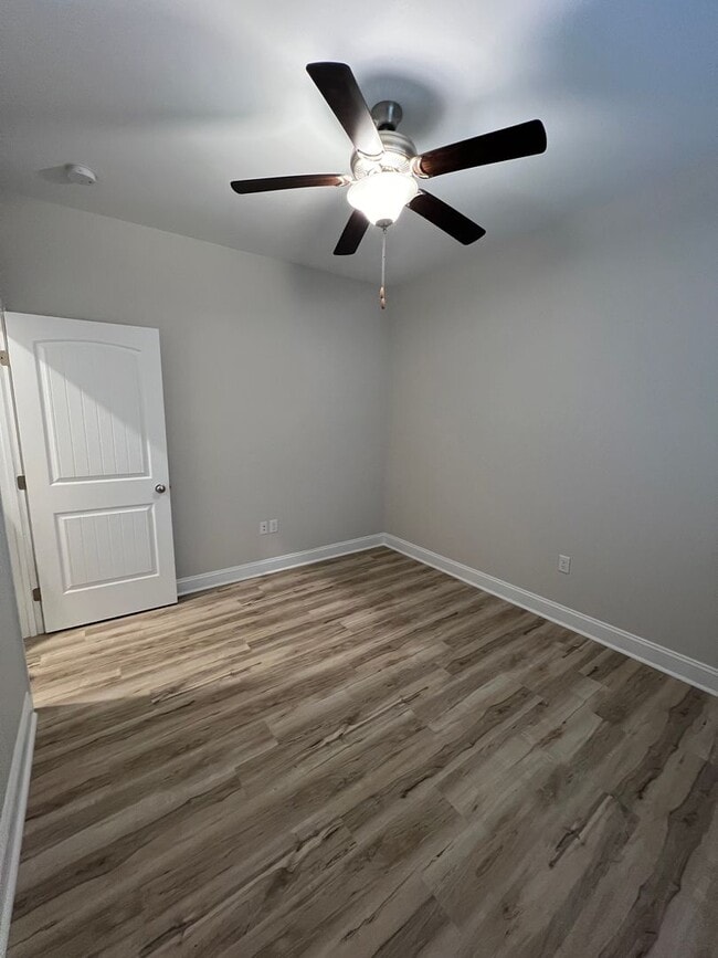 Building Photo - 3 Bed 2 Bath Home with Porches and Huge Ba...