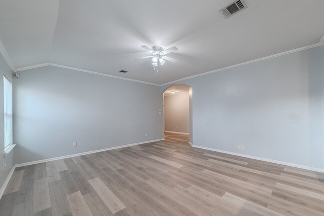 Building Photo - 834 Elkhart St