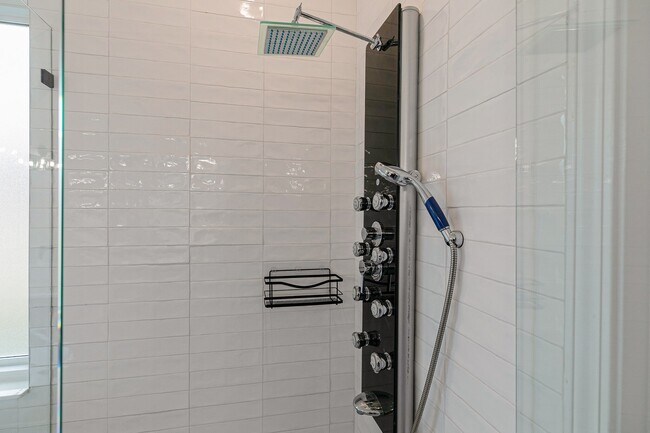 Building Photo - 808 Callahan Pl