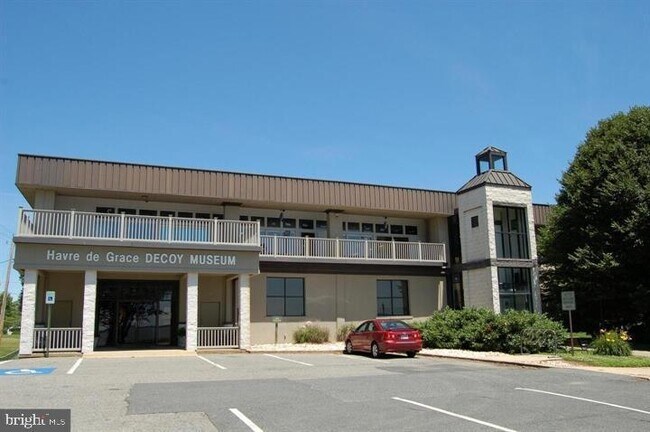 Building Photo - 82 Fountain St