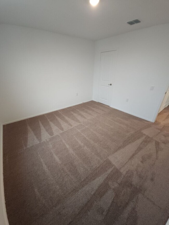 Building Photo - 1 Week Free rent Special! South Side of SA /VIDA community Brand New 4-bed, 2-bth home