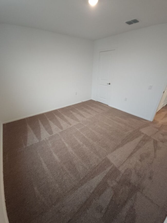 Building Photo - 2 Week Free rent Special! South Side of SA /VIDA community Brand New 4-bed, 2-bth home