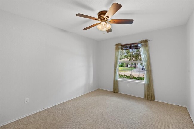 Building Photo - 1609 Abbey Ln
