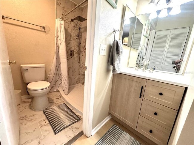 Building Photo - 7249 Parkside Villas Dr N