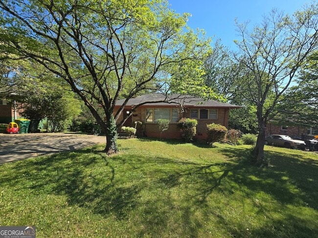 Building Photo - 677 Shellnut Dr