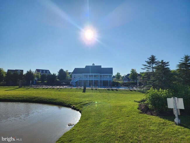 Building Photo - 437 Hillsdale Pl