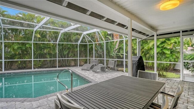 Building Photo - 245 Bird Key Dr