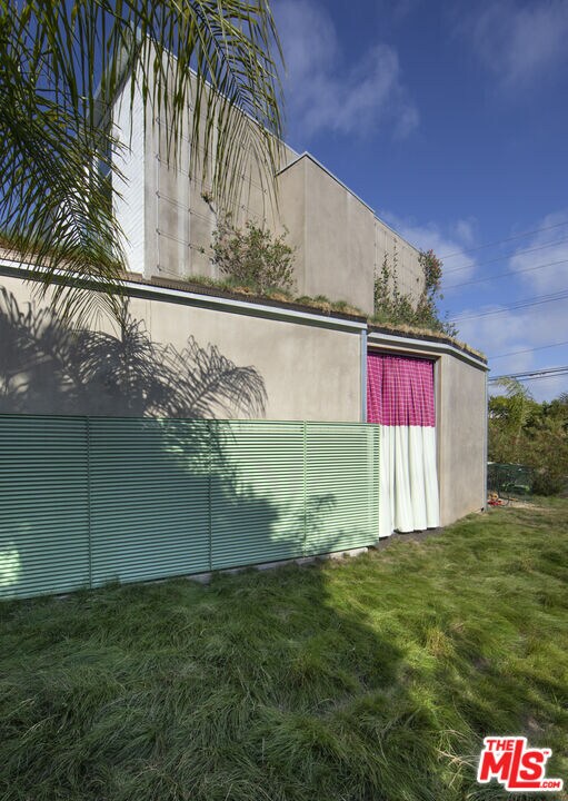 Building Photo - 1850 Walgrove Ave