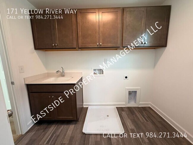 Building Photo - 171 Yellow River Wy
