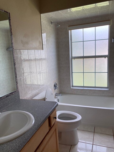 Building Photo - 1 Bunker Knolls Ln