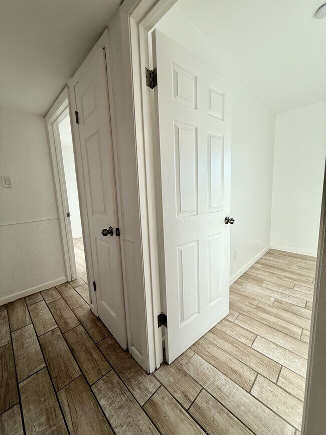 Building Photo - 10833 Cardigan Dr