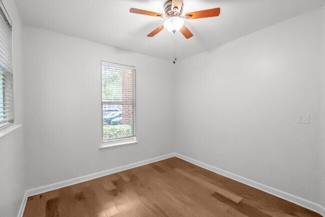 Building Photo - Waterfront Living at Its Finest - Beautifully Remodeled 3BR/2BA, 1st Floor, End Unit Condo on Lak...