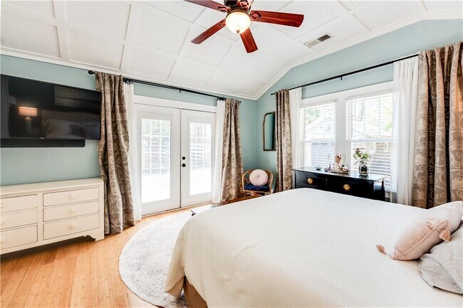 Building Photo - 45 Mortimer St SE