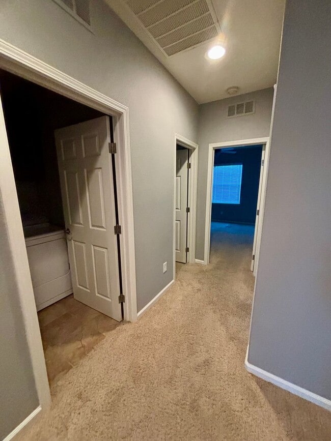 Building Photo - Beautiful Natomas 3/2.5 Home (Please Read Entire Marketing Ad for Viewings)