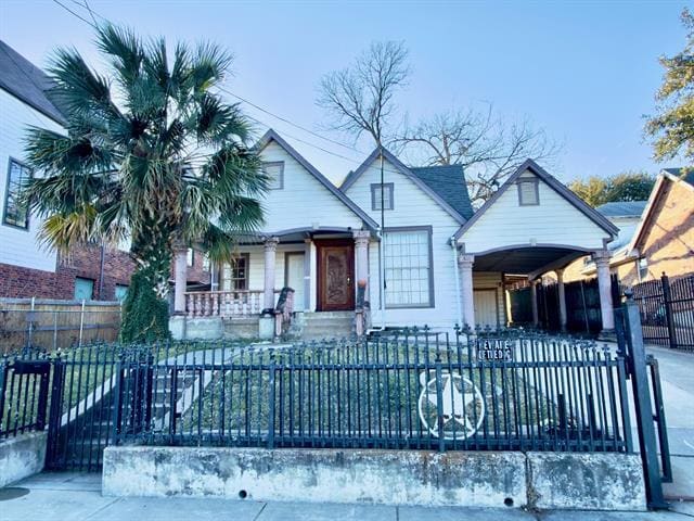 Building Photo - 719 N Crawford St