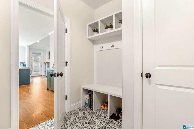 Building Photo - 277 Kinross Circle