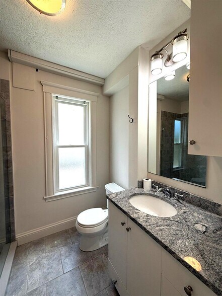 Building Photo - 441 Broadway