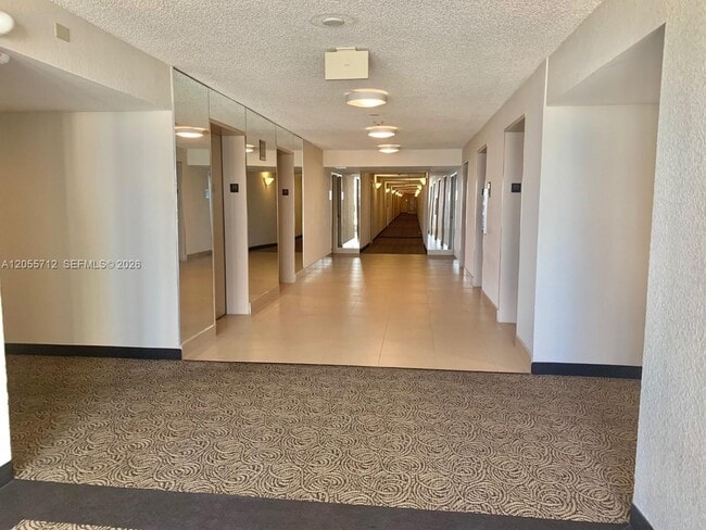 Building Photo - 100 Bayview Dr