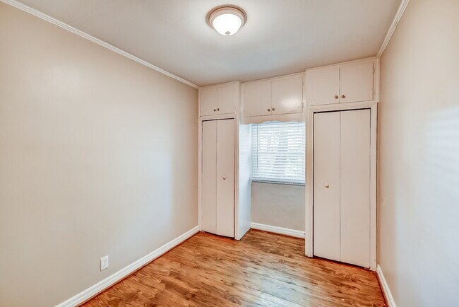 Building Photo - 937 9th Ave