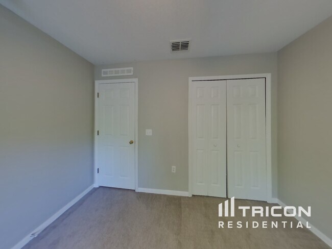 Building Photo - 6 Sweetgum Ct N