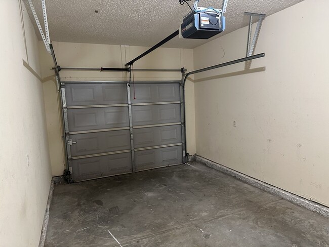 Building Photo - 495 Canyon Oak Loop