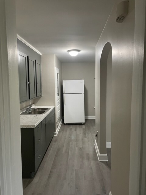 Building Photo - 1360 S Arch Ave