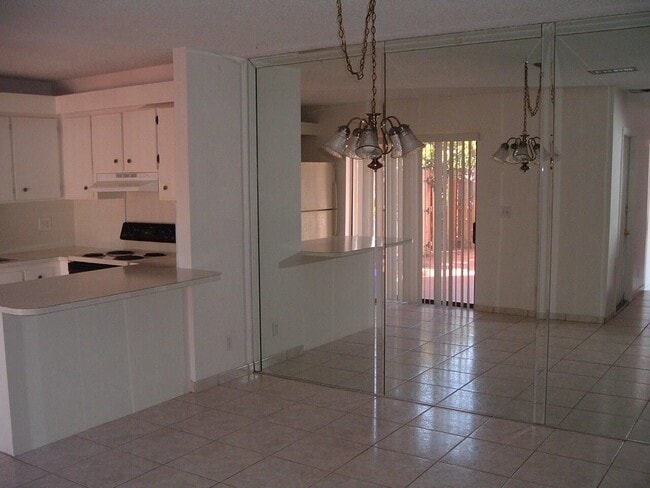 Building Photo - 1714 Forest Lakes Cir