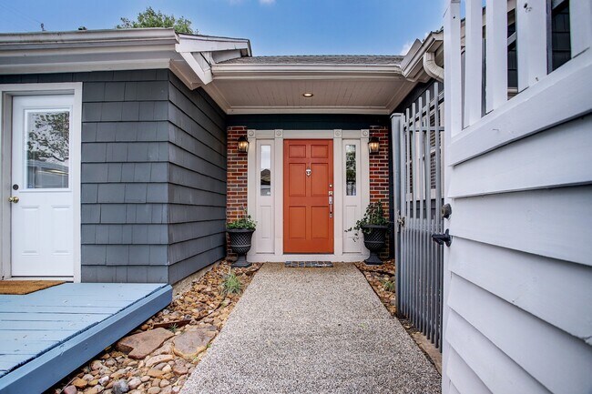 Building Photo - 2228 Addison Rd