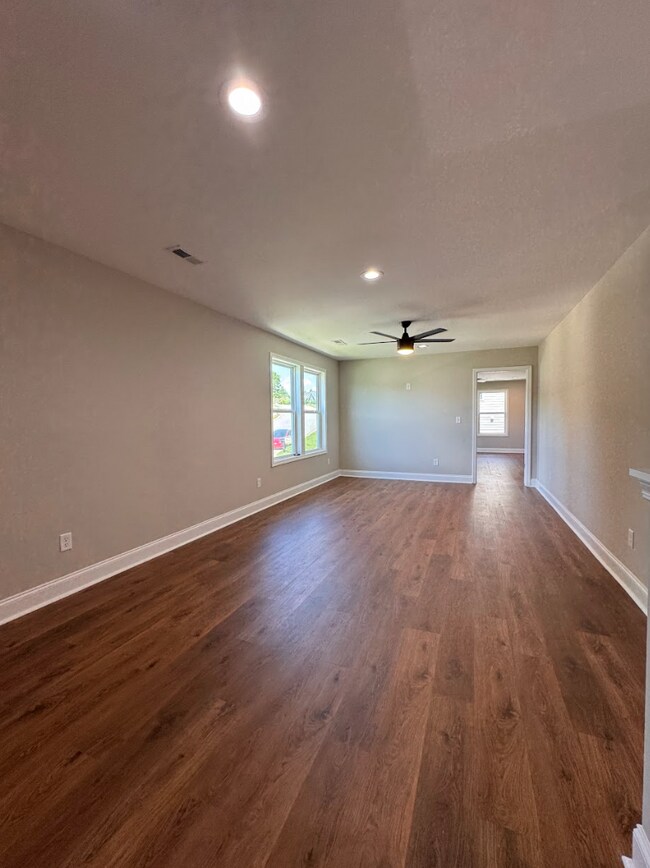 Building Photo - 711 Rockcliff St