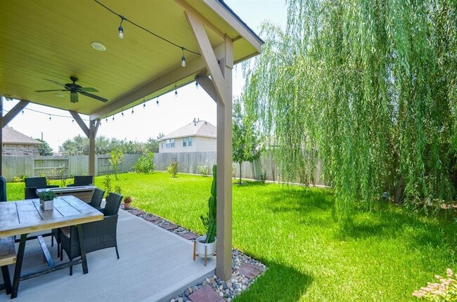 Building Photo - 3808 Canterbury Park Dr