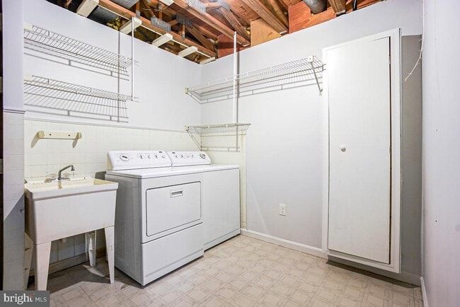 Building Photo - 529 Coral Reef Dr