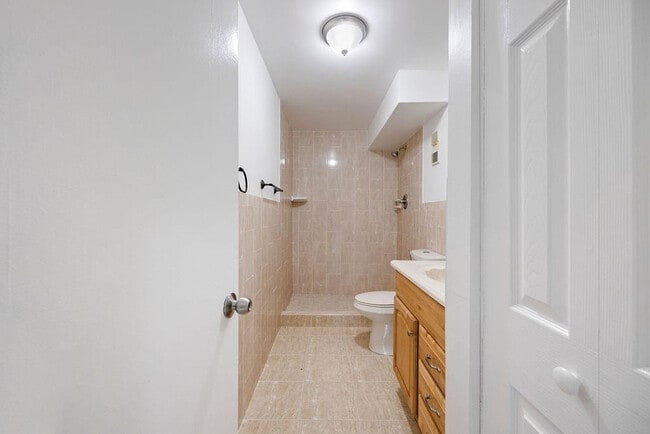 Building Photo - 470 NW 20th St