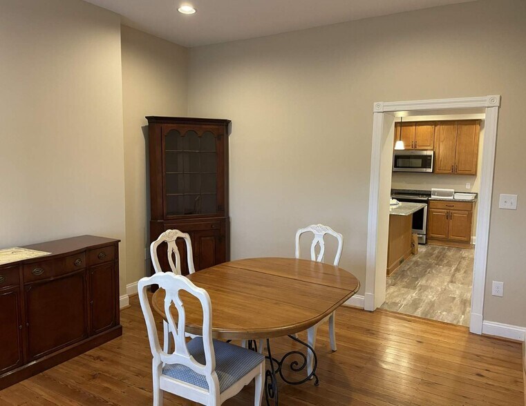 Building Photo - 2553 Buckeystown Pike