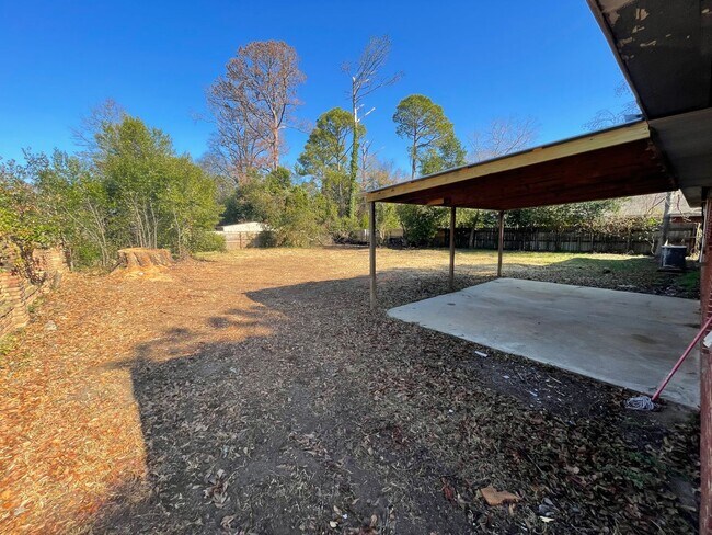 Building Photo - ** 4 Bed 2 Bath located in Morningview ** Call 334-366-9198 to schedule a self tour