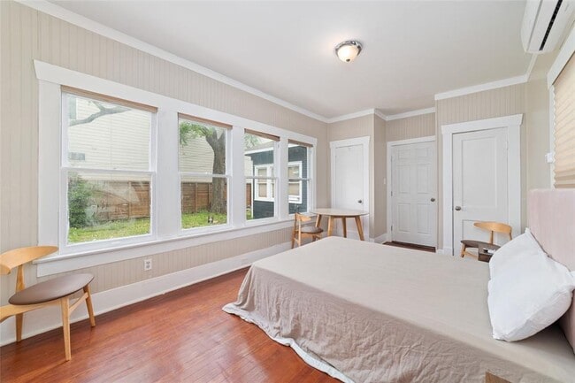 Building Photo - 1511 Truxillo St