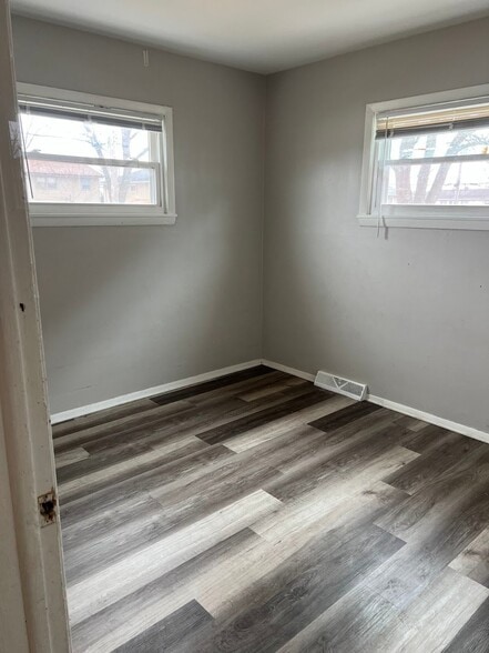 Building Photo - 6046 N 61st St