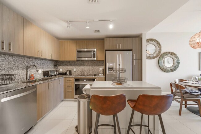 Building Photo - 5350 NW 84th Ave