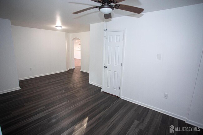 Building Photo - 32 Heston Ave