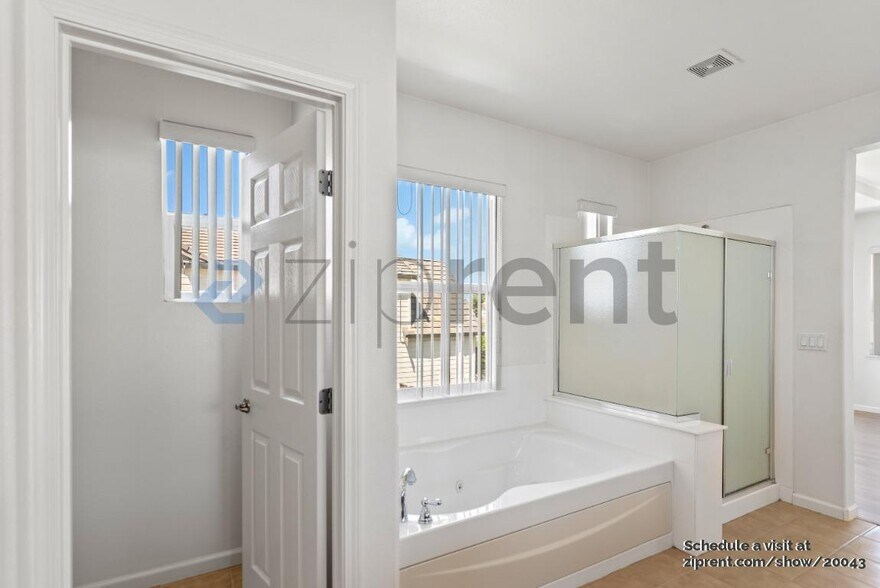 Building Photo - 351 Clarence Bromell Ct