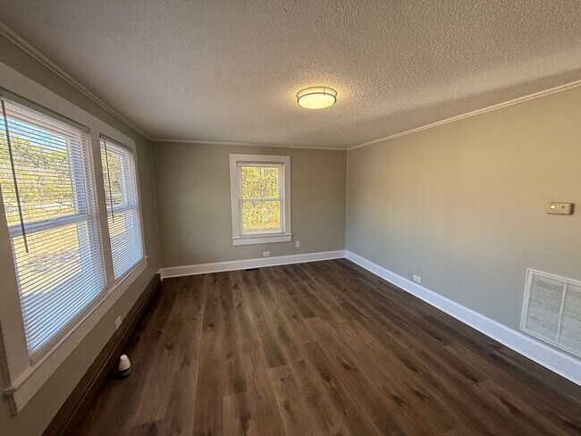 Building Photo - Two bedroom, 1 bath house in Graham-Coming Soon