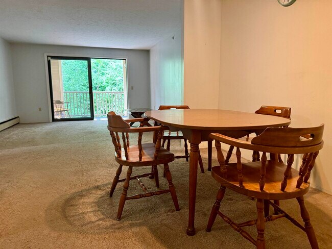 Building Photo - 19 Saco St