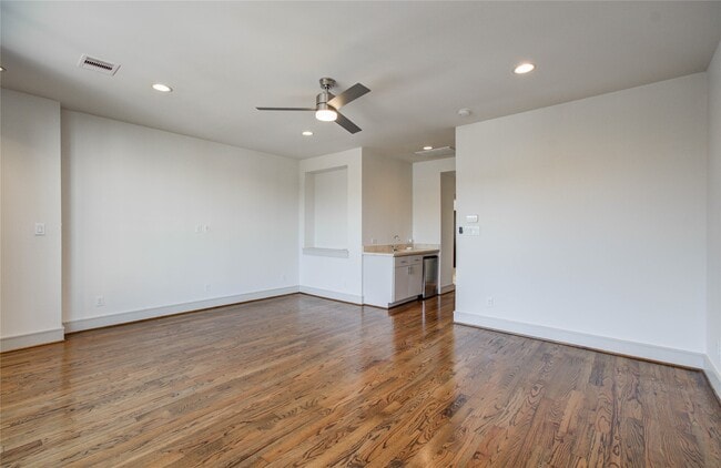 Building Photo - 1808 Ridgewood St