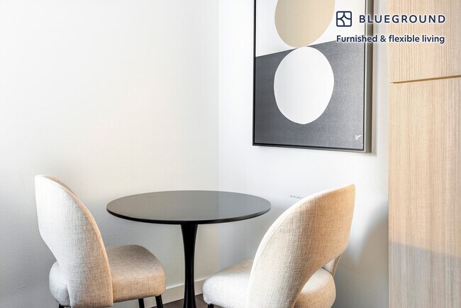 Building Photo - 238 13th St