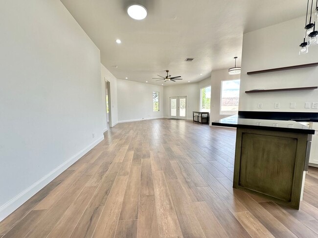 Building Photo - Beautiful 3-bed 2 bath Home! VIEWS VIEWS V...