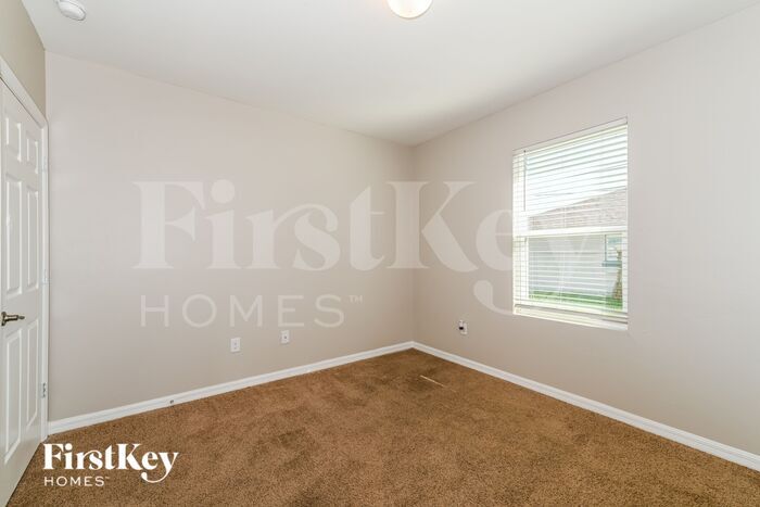 Building Photo - 933 SE 26th Terrace