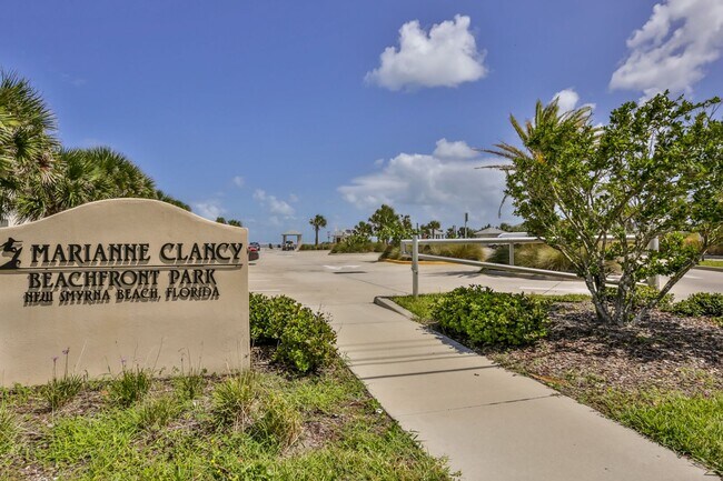 Building Photo - 3 Bedroom/ 2.5 Bath Oceanfront Condo, Blocks from Flagler Ave